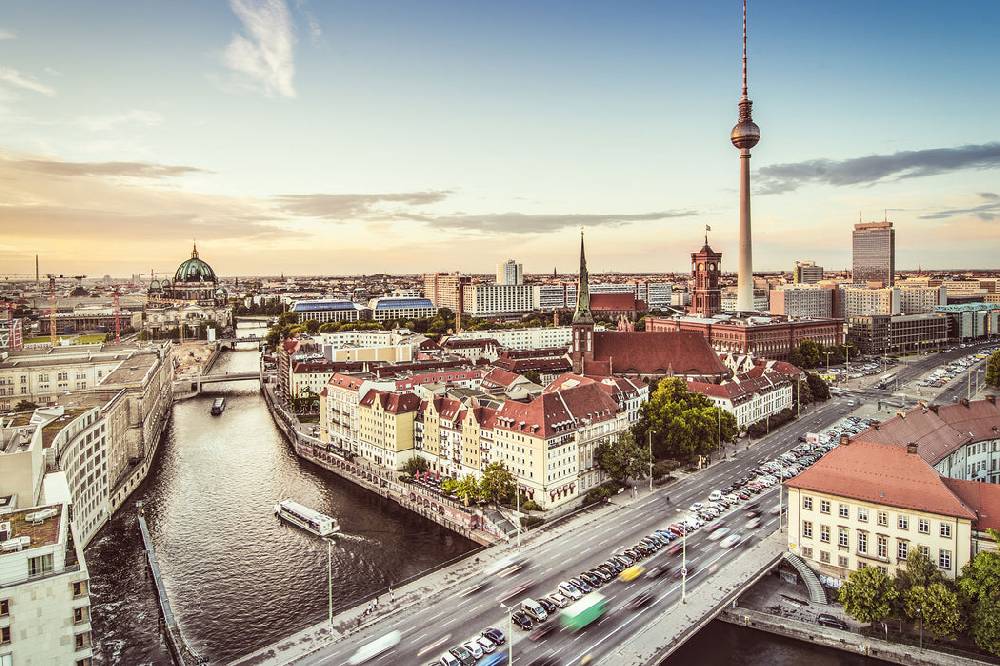 Pixxprint Skyline von Berlin, Glasbild Neuheiten
