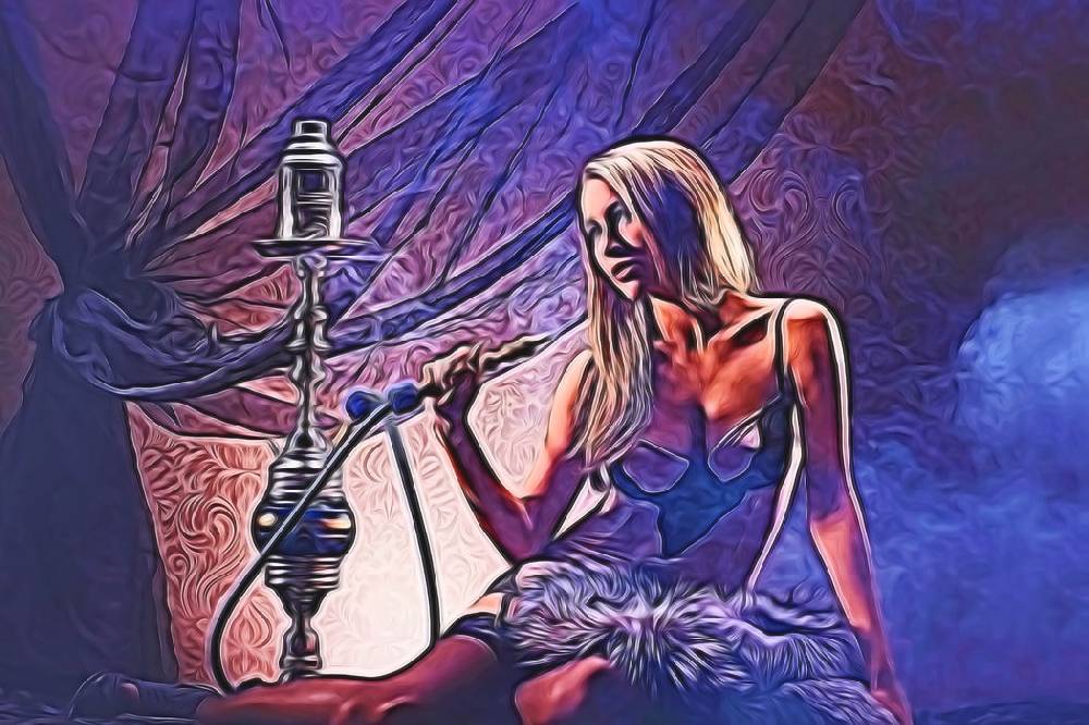 Pixxprint Attraktive Frau mit Shisha, Glasbild Sonderangebote