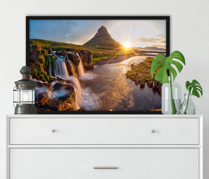 Pixxprint Wasserfall in Isalnd bei Sonnenuntergang, Poster mit Bilderrahmen Kostenloser Versand international