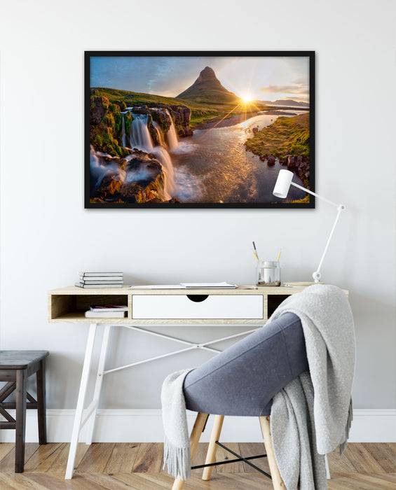 Pixxprint Wasserfall in Isalnd bei Sonnenuntergang, Poster mit Bilderrahmen Kostenloser Versand international