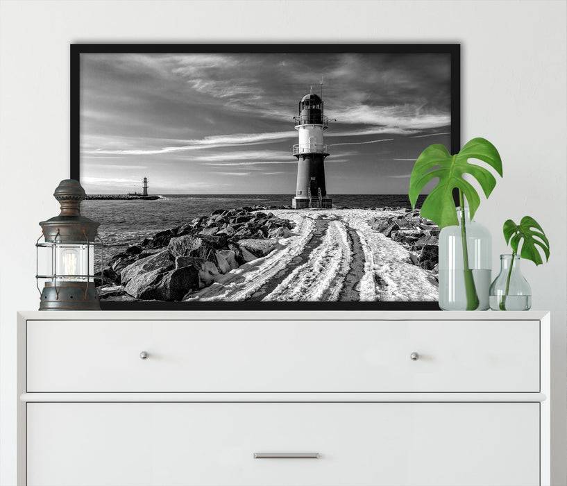 Pixxprint Molentürme in Warnemünde im Winter, Monochrome, Poster mit Bilderrahmen Rabatte dieses Monats