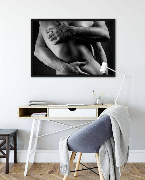 Pixxprint Sinnliche Umarmung von hinten nackt, Monochrome, Poster mit Bilderrahmen Outlet