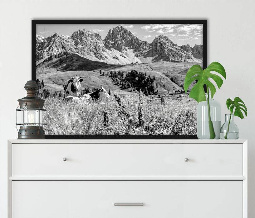 Pixxprint Alpenszene mit Kühen auf grüner Wiese, Monochrome, Poster mit Bilderrahmen Angebote