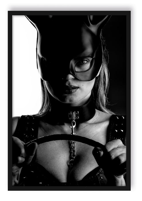 Pixxprint Sexy Frau mit Halsband und Hasenmaske, Monochrome, Poster mit Bilderrahmen