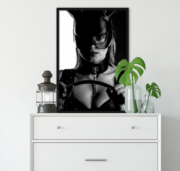 Pixxprint Sexy Frau mit Halsband und Hasenmaske, Monochrome, Poster mit Bilderrahmen Schlussverkauf