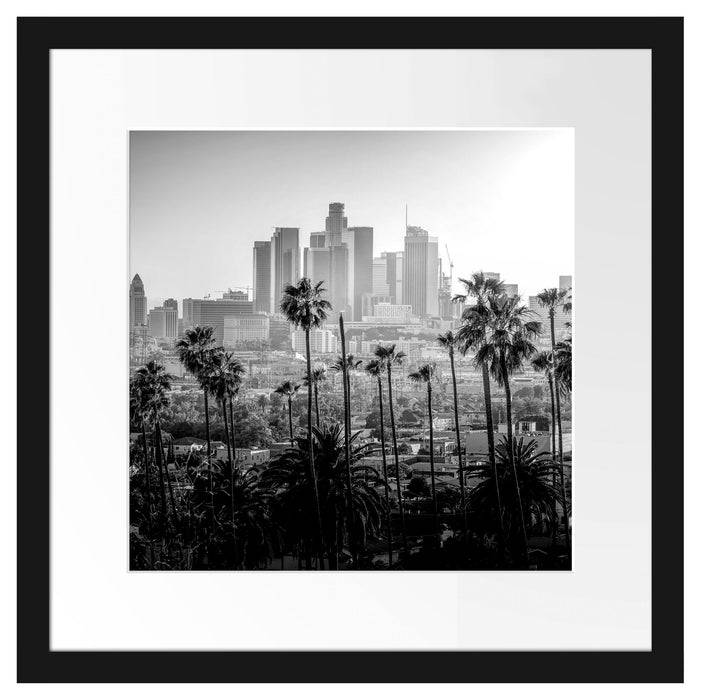 Pixxprint Palmen vor Skyline von Los Angeles, Monochrome, im Galerie-Passepartout Bilderrahmen Vatertagsangebot