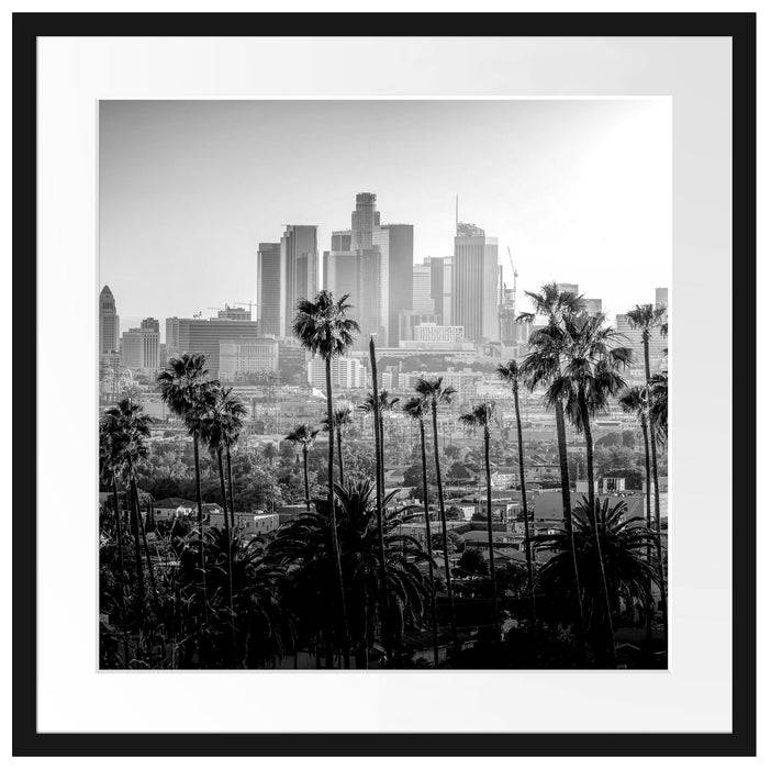 Pixxprint Palmen vor Skyline von Los Angeles, Monochrome, im Galerie-Passepartout Bilderrahmen Vatertagsangebot