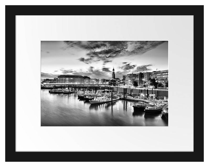 Pixxprint Hamburger Hafen am Abend, im Galerie-Passepartout Bilderrahmen Riesige Rabatte