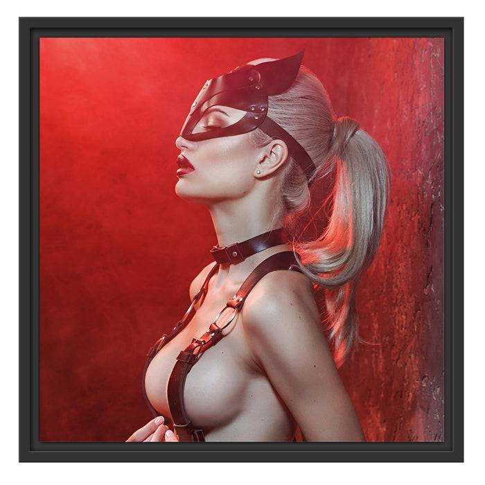 Pixxprint Sexy Blondine in Leder im Rotlicht, im Schwebe-Effekt Bilderrahmen Speichern exportieren