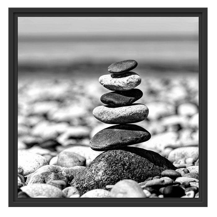 Pixxprint Steinpyramide am Kiesstrand, Monochrome, im Schwebe-Effekt Bilderrahmen Exklusivangebot