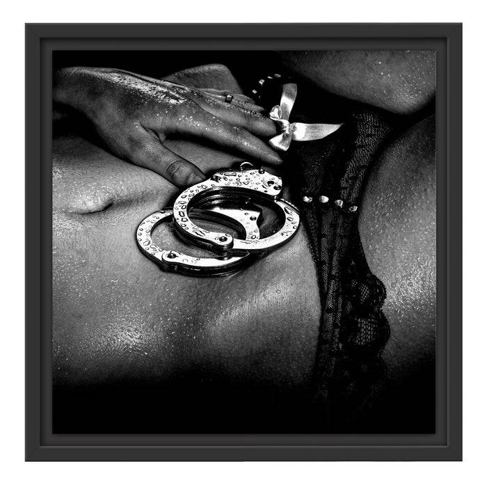Pixxprint Sexy Frau Nahaufnahme Handschellen, Monochrome, im Schwebe-Effekt Bilderrahmen Cyber Monday