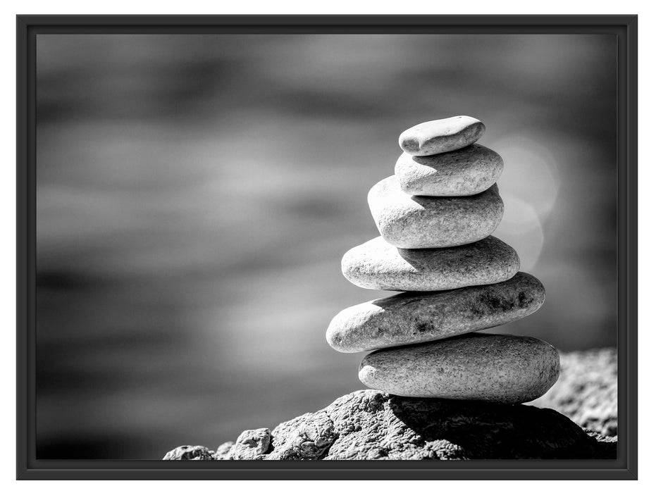 Pixxprint Steinpyramide am Strand, Monochrome, im Schwebe-Effekt Bilderrahmen Vatertagsangebot