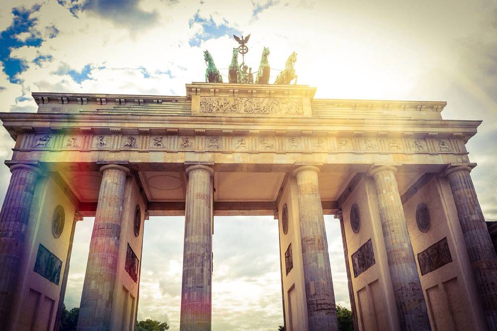 Pixxprint Brandenburger Tor in Berlin, Glasbild Letzter Tag