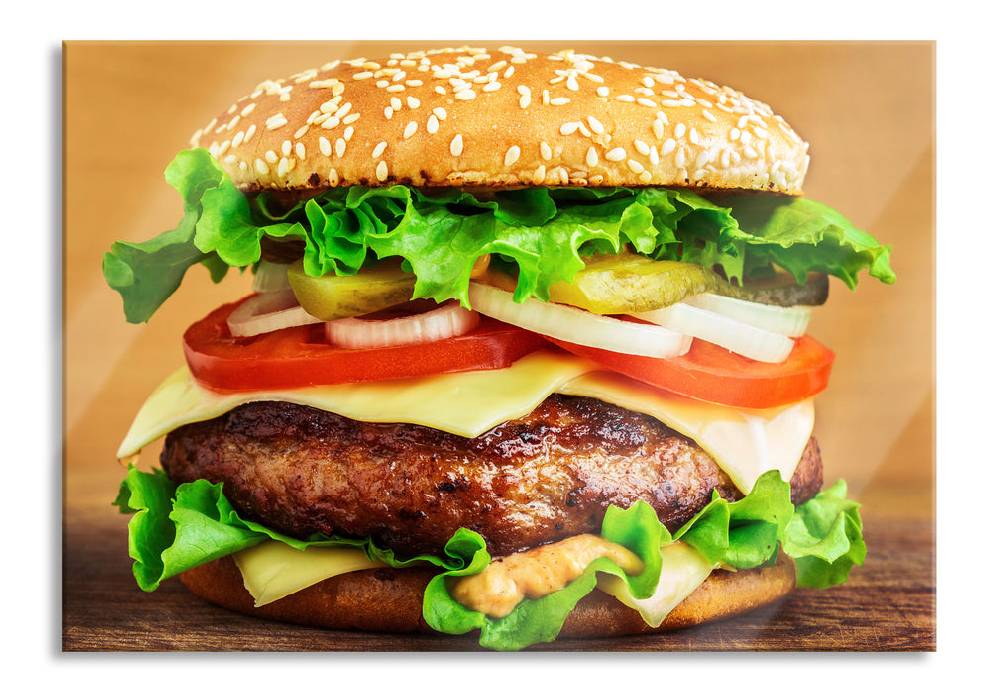Pixxprint Köstlicher Burger auf Holztisch, Glasbild