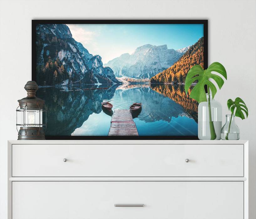 Pixxprint Boote am Steg des Pragser Wildsee, Poster mit Bilderrahmen Bestseller