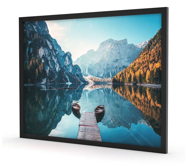 Pixxprint Boote am Steg des Pragser Wildsee, Poster mit Bilderrahmen Bestseller