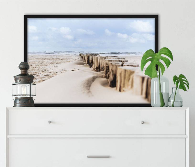 Pixxprint Nahaufnahme Steg aus Holzpföcken am Meer, Poster mit Bilderrahmen Tägliche Deals