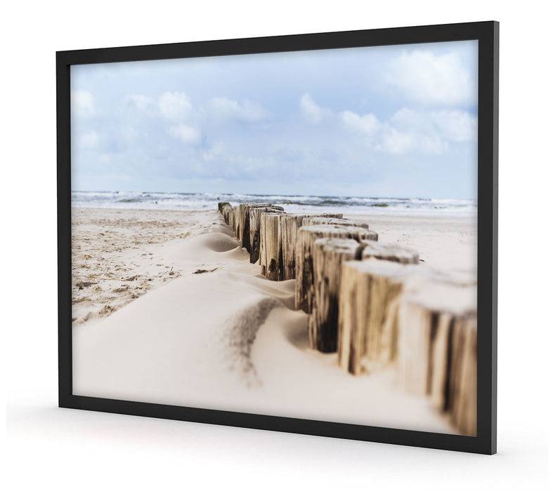 Pixxprint Nahaufnahme Steg aus Holzpföcken am Meer, Poster mit Bilderrahmen Tägliche Deals