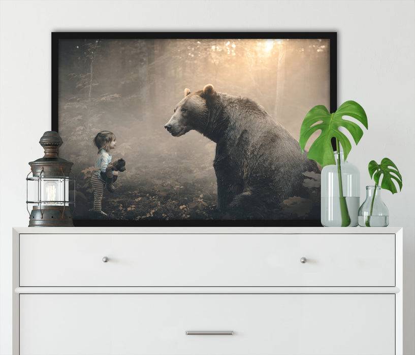 Pixxprint Mädchen mit Teddy und Bär im Wald, Poster mit Bilderrahmen Nur für heute