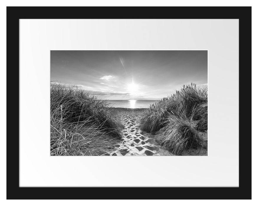 Pixxprint der Weg ins Meer Kunst B&W, im Galerie-Passepartout Bilderrahmen Begrenzte Freigabe