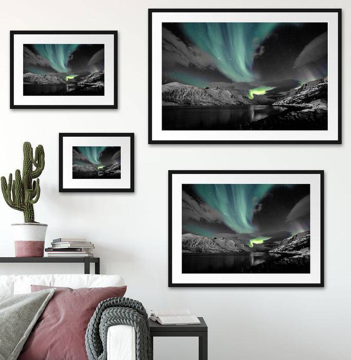 Pixxprint Polarlichter über Bergen, im Galerie-Passepartout Bilderrahmen Bis zu 55% Rabatt