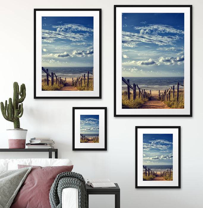 Pixxprint Weg zum Strand, im Galerie-Passepartout Bilderrahmen Kauf eins, bekomm eins gratis