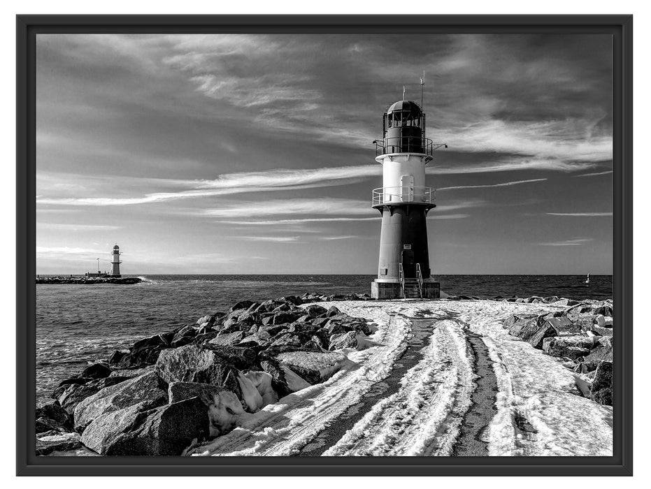 Pixxprint Molentürme in Warnemünde im Winter, Monochrome, im Schwebe-Effekt Bilderrahmen Nur noch ein Tag übrig