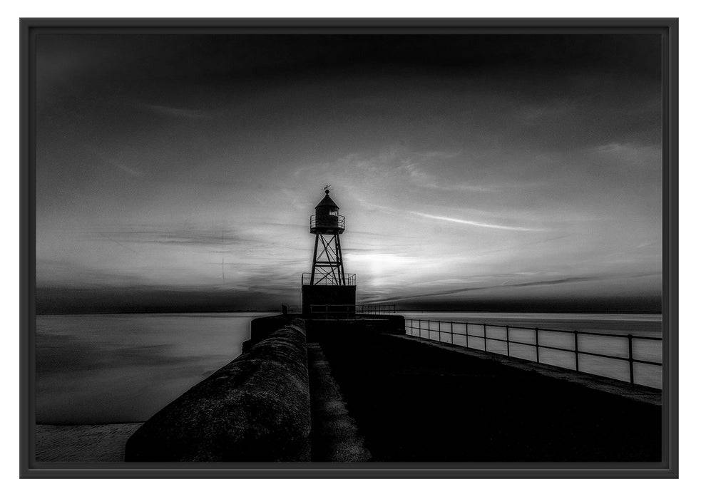 Pixxprint Leuchtturm am Steg bei Sonnenuntergang, Monochrome, im Schwebe-Effekt Bilderrahmen Black Friday Preise
