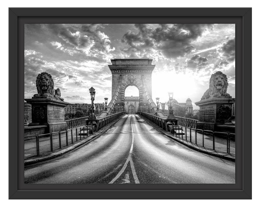 Pixxprint Brücke in Budapest bei Sonnenuntergang, Monochrome, im Schwebe-Effekt Bilderrahmen Online