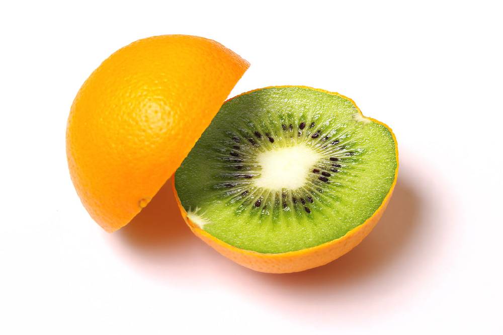 Pixxprint Leckere Kiwi mit Orangenschale, Glasbild Begrenztes Angebot