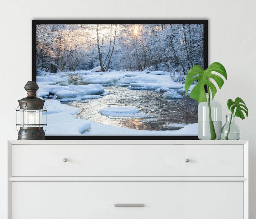 Pixxprint Bach in Winterlandschaft, Poster mit Bilderrahmen Letzter Tag