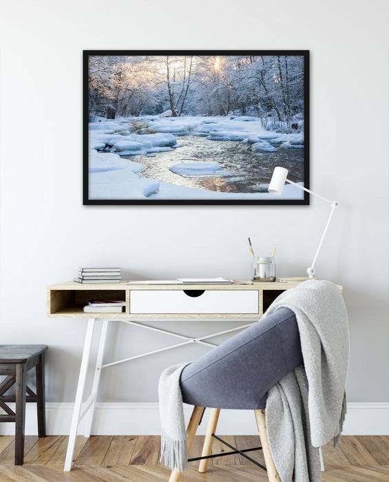 Pixxprint Bach in Winterlandschaft, Poster mit Bilderrahmen Letzter Tag