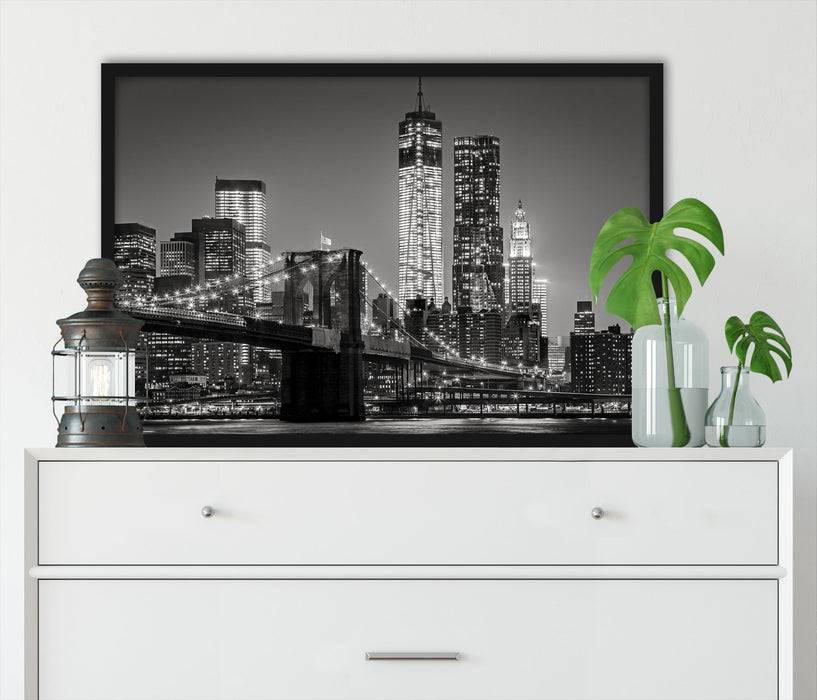 Pixxprint New York City Skyline bei Nacht, Poster mit Bilderrahmen Im Verkauf