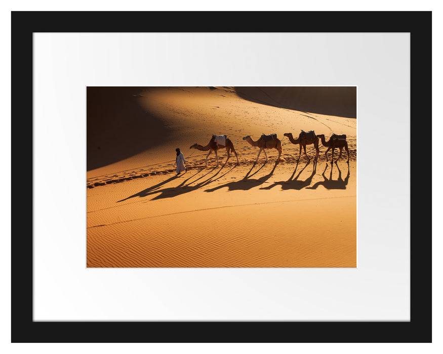 Pixxprint Kamelkarawane in der Wüste, im Galerie-Passepartout Bilderrahmen Tiefpreis