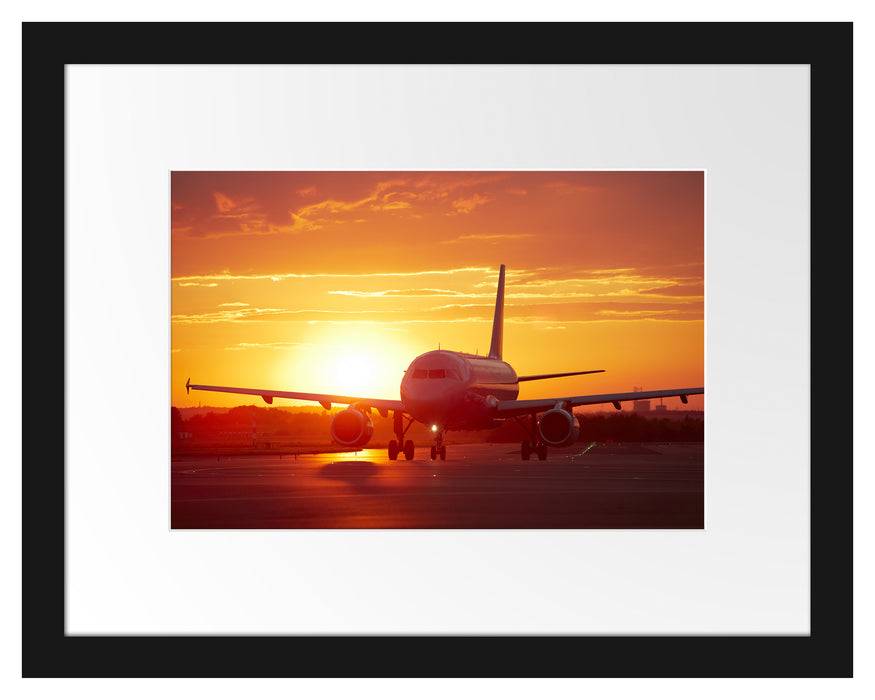 Pixxprint Flugzeug im Sonnenuntergang, im Galerie-Passepartout Bilderrahmen Begrenzte Freigabe