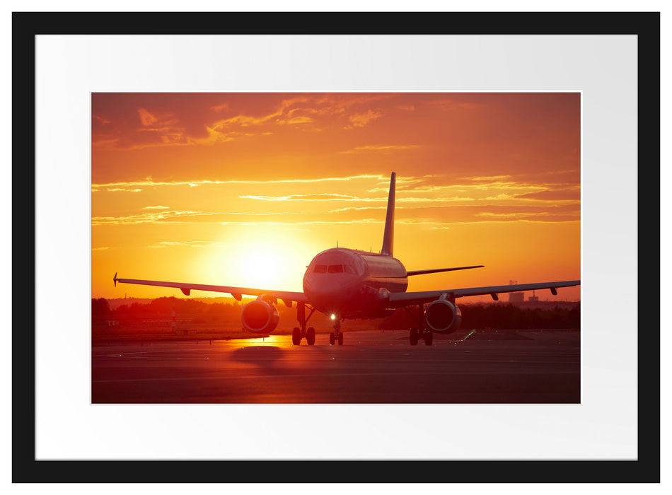 Pixxprint Flugzeug im Sonnenuntergang, im Galerie-Passepartout Bilderrahmen Begrenzte Freigabe