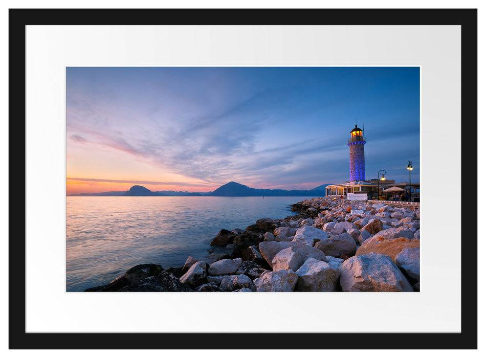 Pixxprint Leuchtturm bei Ebbe, im Galerie-Passepartout Bilderrahmen Kostenloser Versand international