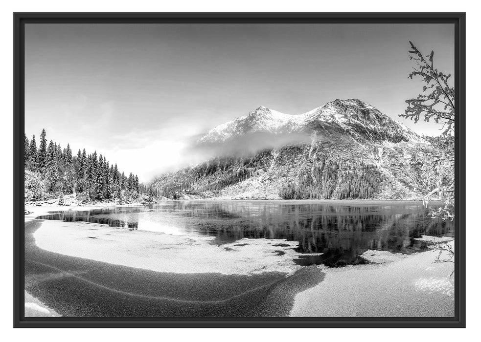 Pixxprint Winterlandschaft mit gefrorenem Bergsee, Monochrome, im Schwebe-Effekt Bilderrahmen Top Angebot