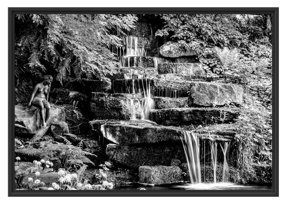 Pixxprint Kleiner Wasserfall über Steinplatten, Monochrome, im Schwebe-Effekt Bilderrahmen Vierteljährliche Förderung