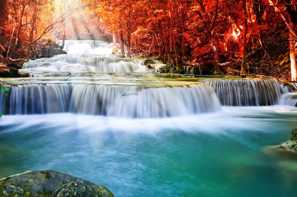 Pixxprint Bach in Herbstlandschaft, Glasbild Rabatt