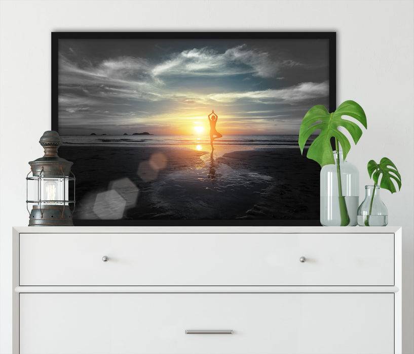 Pixxprint Yoga Silhouette am Strand, Poster mit Bilderrahmen 50% Rabatt mit kostenlosem Versand