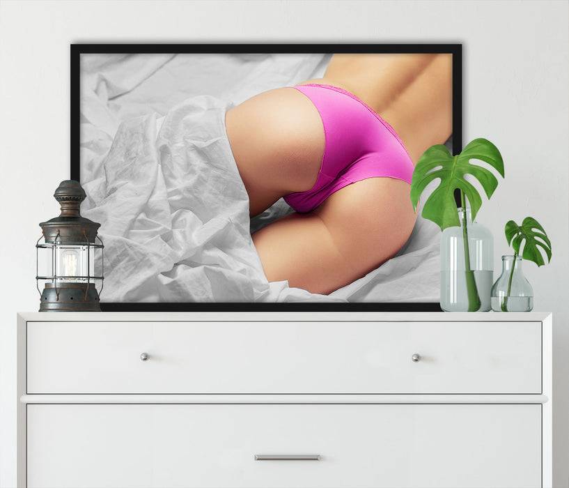 Pixxprint schöner Po im Bett, Poster mit Bilderrahmen Saisonschlussverkauf